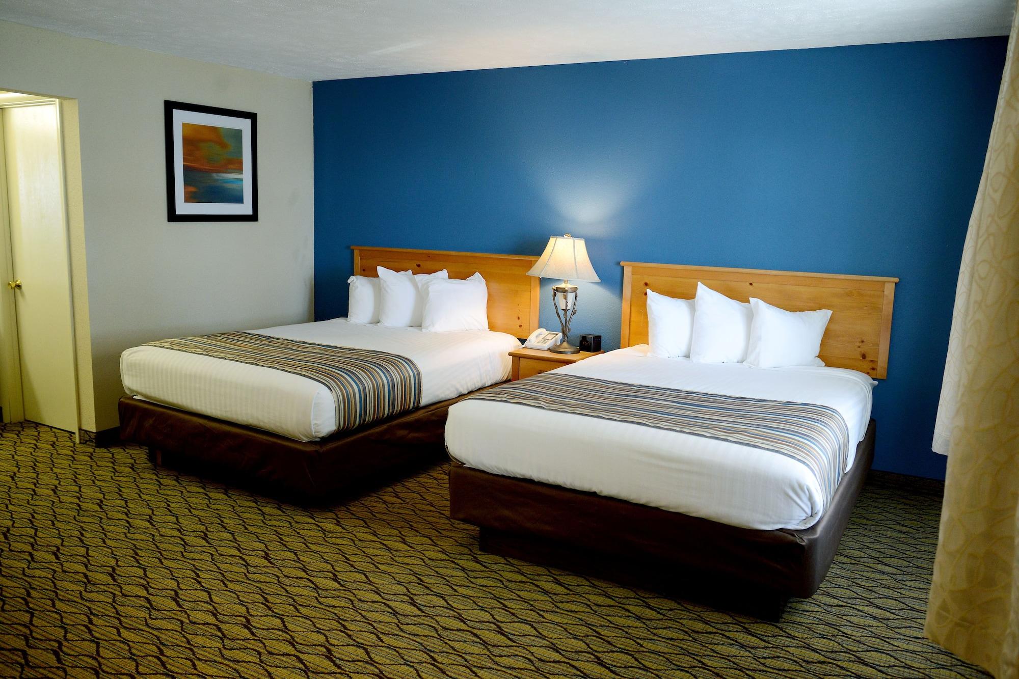 Baymont By Wyndham St. Ignace Lakefront Eksteriør billede