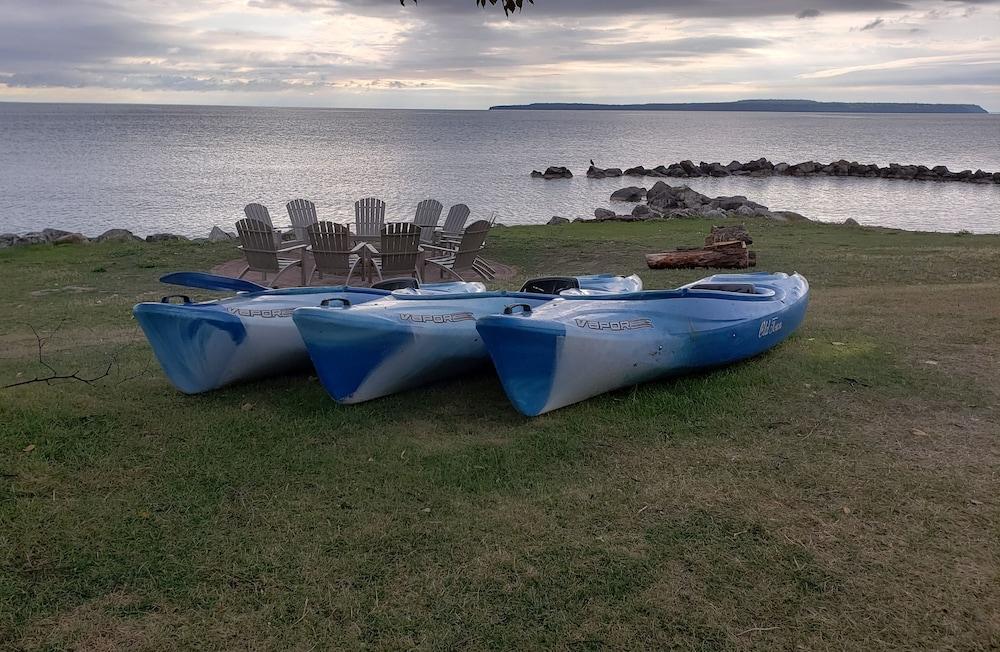 Baymont By Wyndham St. Ignace Lakefront Eksteriør billede