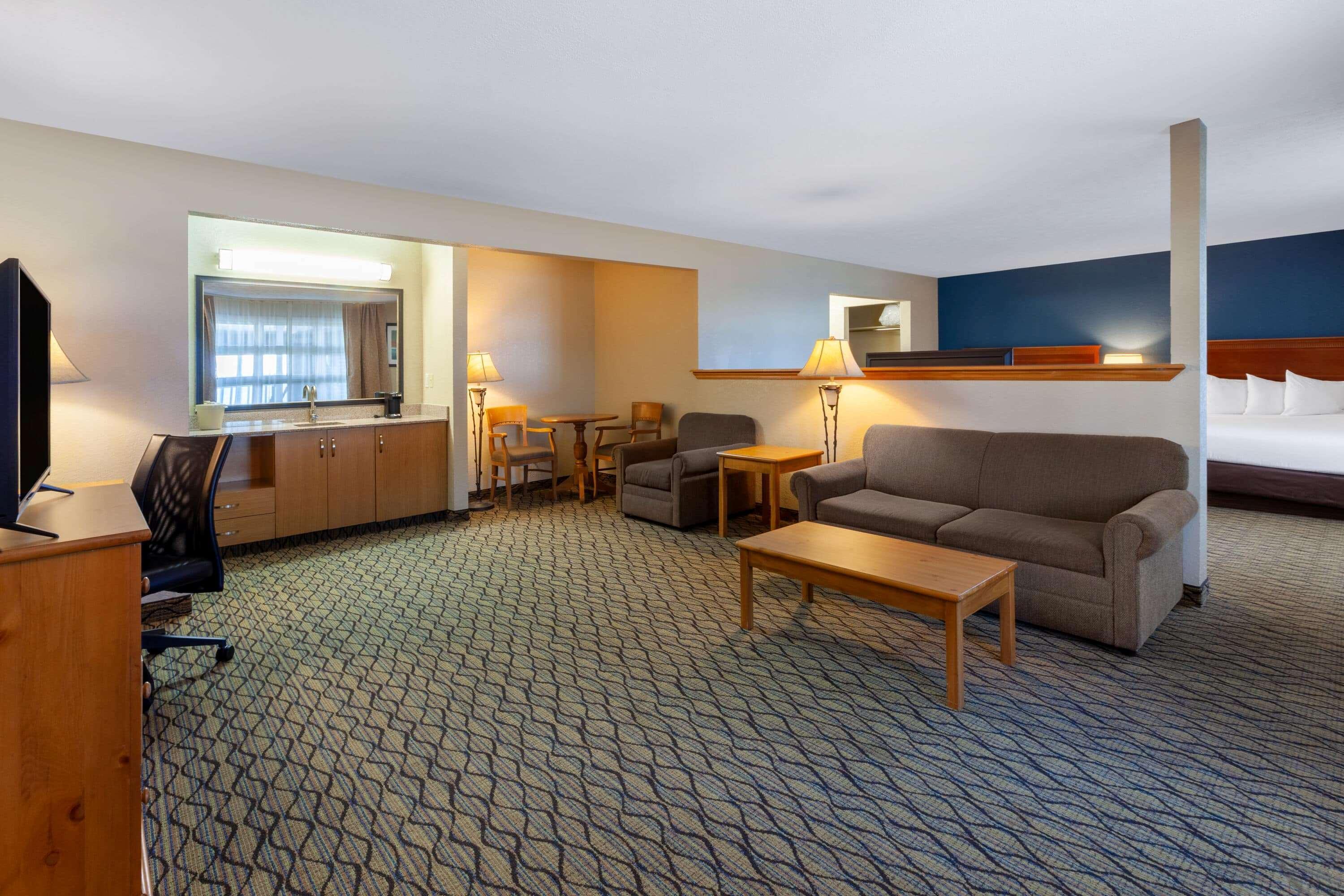 Baymont By Wyndham St. Ignace Lakefront Eksteriør billede